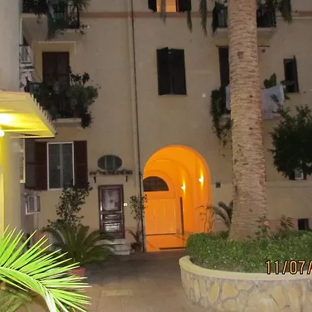 Maison De Chantal Apartmán